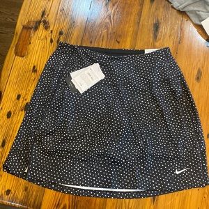 🆕 Nike Dri-FIT UV Victory Women's  Size M 17" Golf Skirt Skort DA3264-010